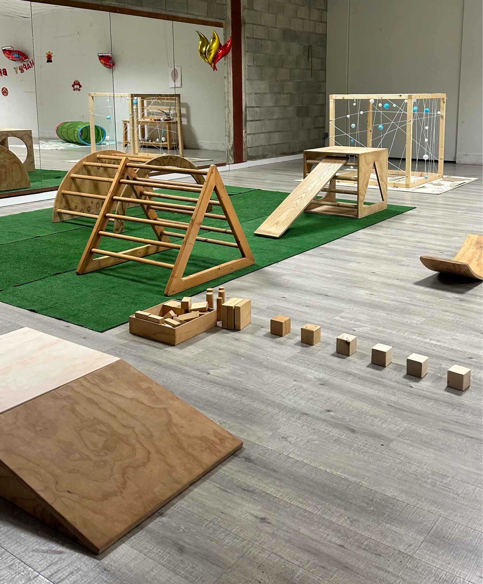 mobiliario infantil de madera